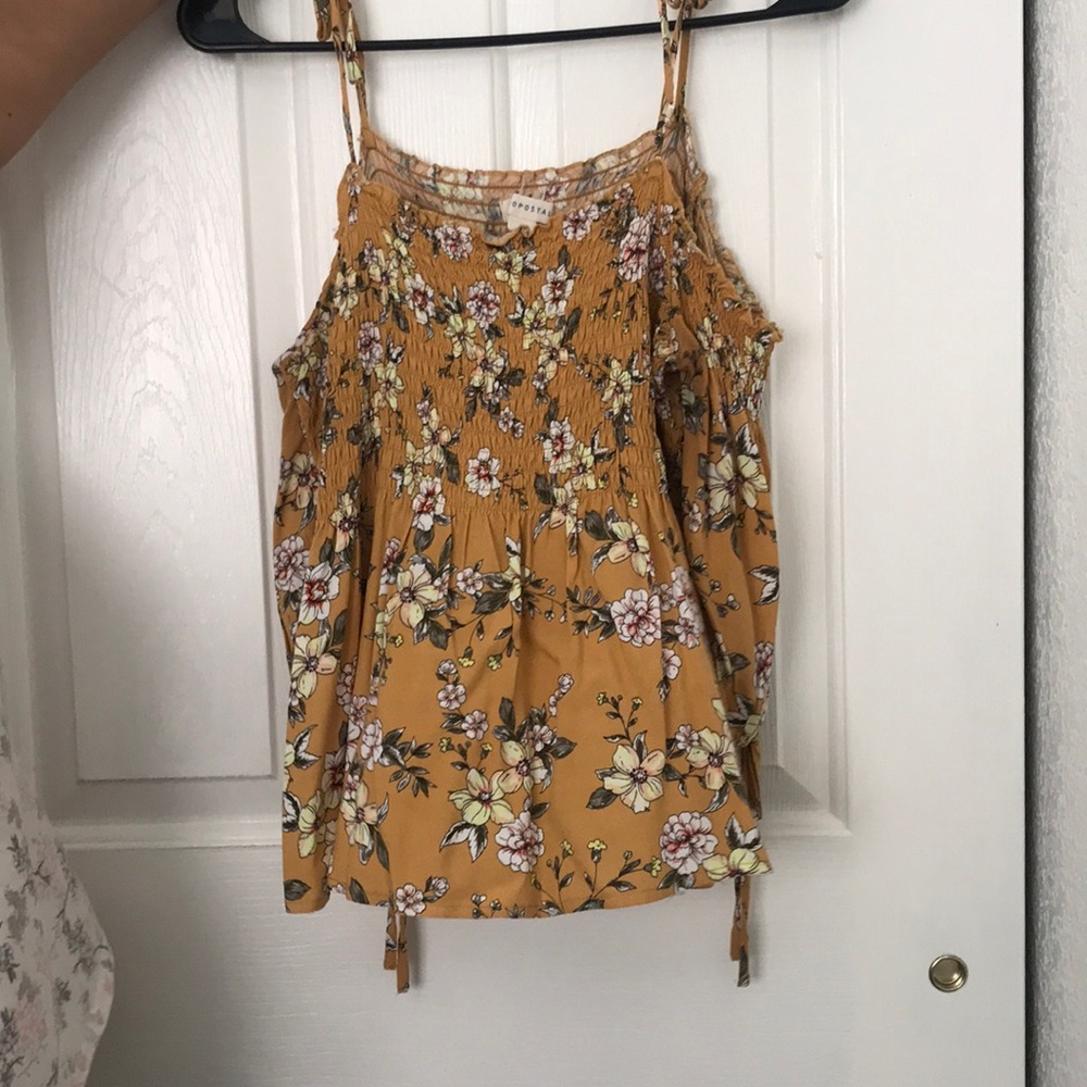 Aeropostale Open shoulder top